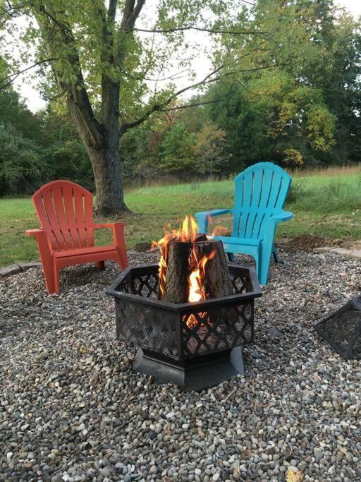 Villa Caddy Corner Has A Hot Tub Just Outside Of Town à French Lick Extérieur photo