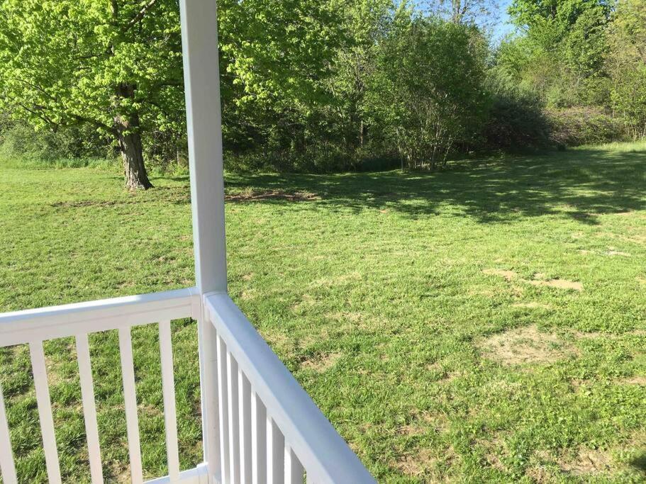 Villa Caddy Corner Has A Hot Tub Just Outside Of Town à French Lick Extérieur photo
