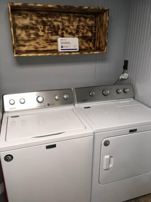 Villa Caddy Corner Has A Hot Tub Just Outside Of Town à French Lick Extérieur photo