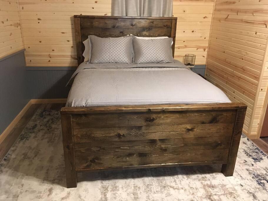 Villa Caddy Corner Has A Hot Tub Just Outside Of Town à French Lick Extérieur photo